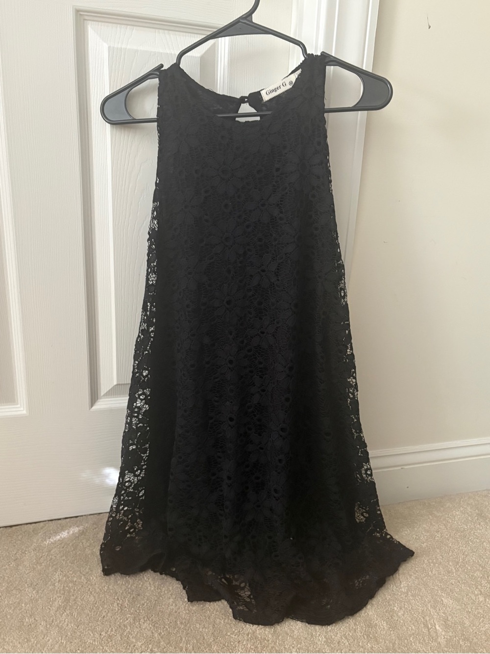 Black Lace Midi Dress - Classic Sleeveless Design - Picture 3 of 6